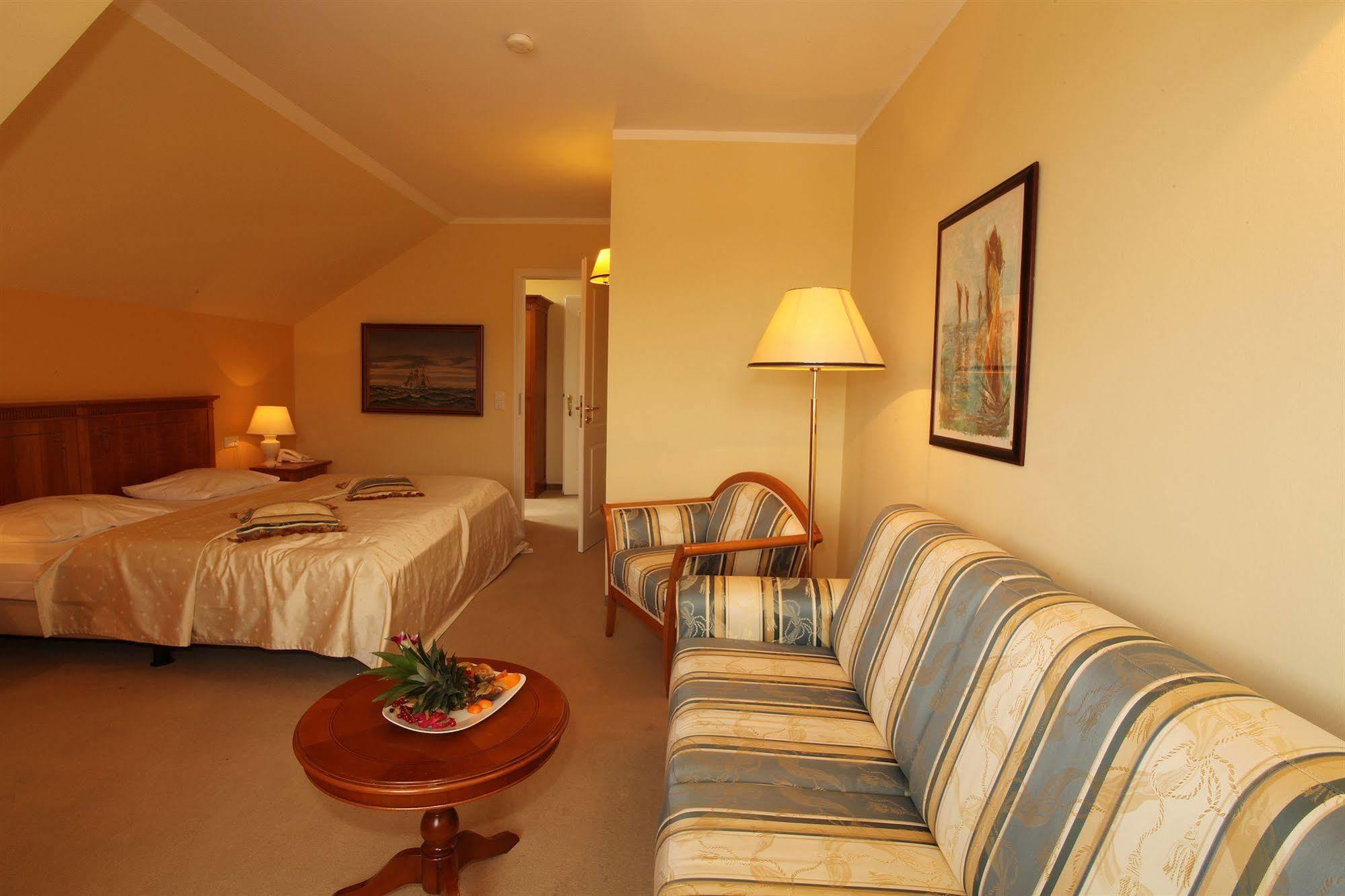 Strandhotel Deichgraf Graal-Mueritz Luaran gambar
